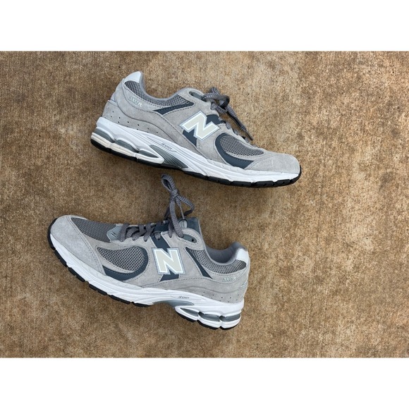 New Balance 2002R Sneakers Mens 9.5 Gray Suede And Mesh Running M2002RST - Picture 1 of 9